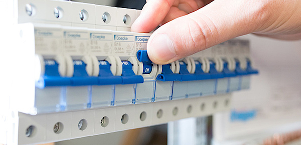 Schalt­schrank­bau bei Elektro-Team Hilbert GmbH in Kelkheim